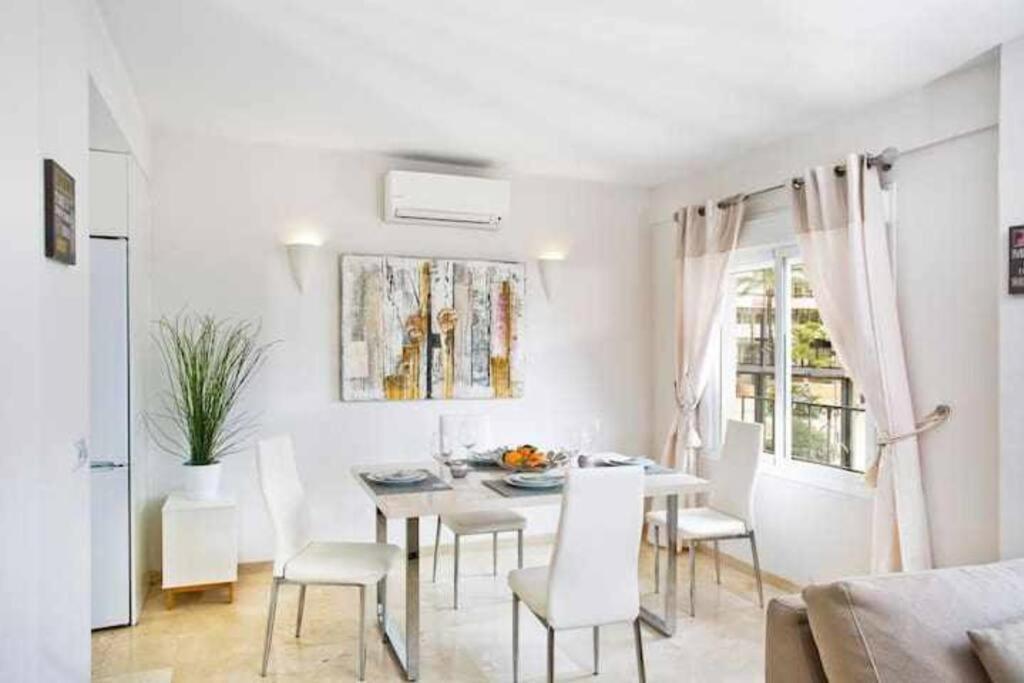 Best Location In Marbella. Beachfront!! Apartament