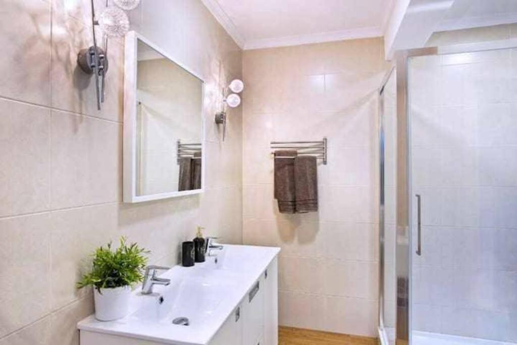 Best Location In Marbella. Beachfront!! Apartament *