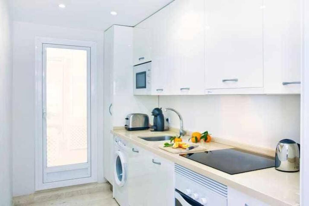 Apartament Best Location In Marbella. Beachfront!!